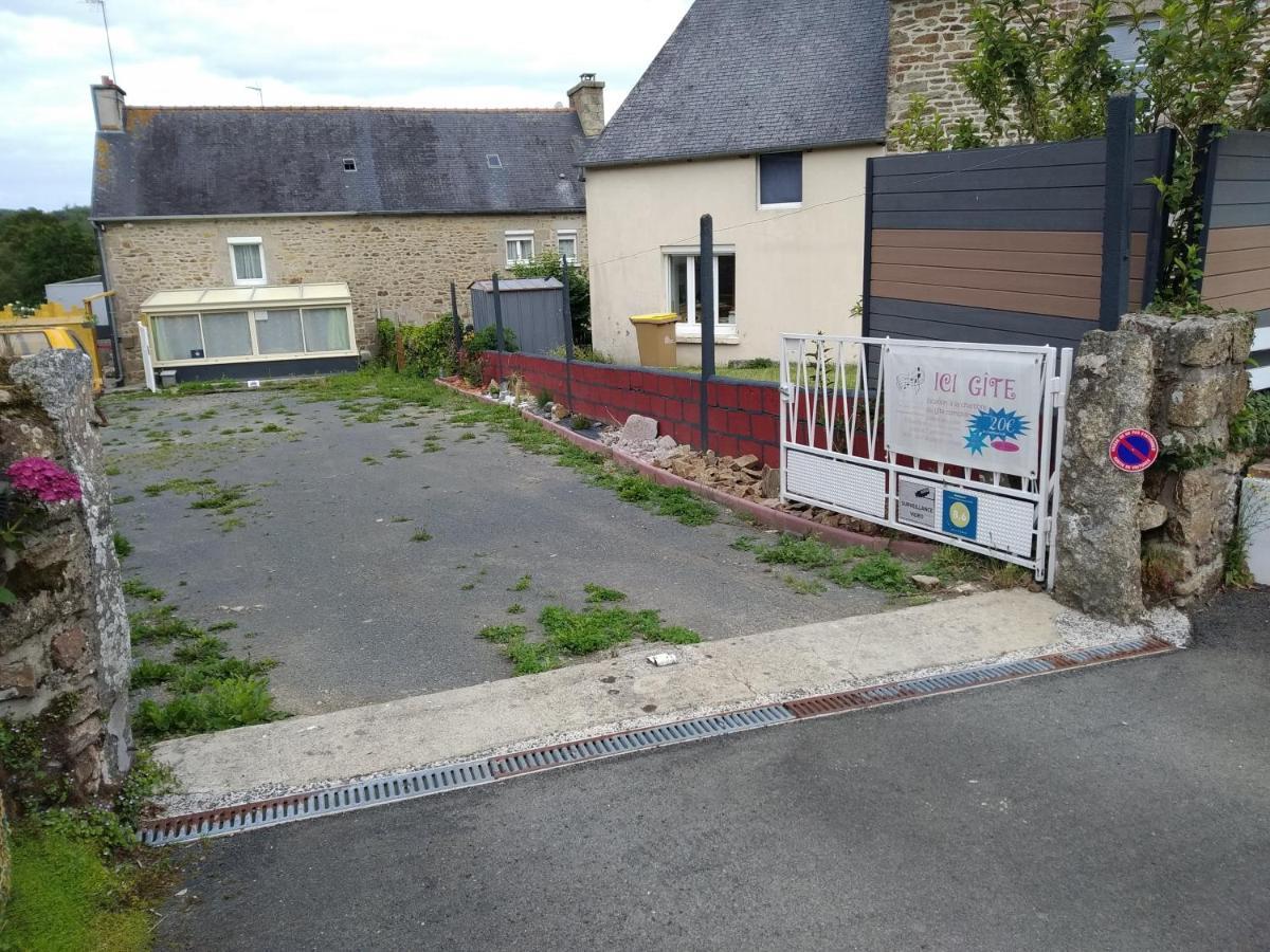 Do Mi Si La Do Re Gite Partage Saint-Carreuc Exteriör bild